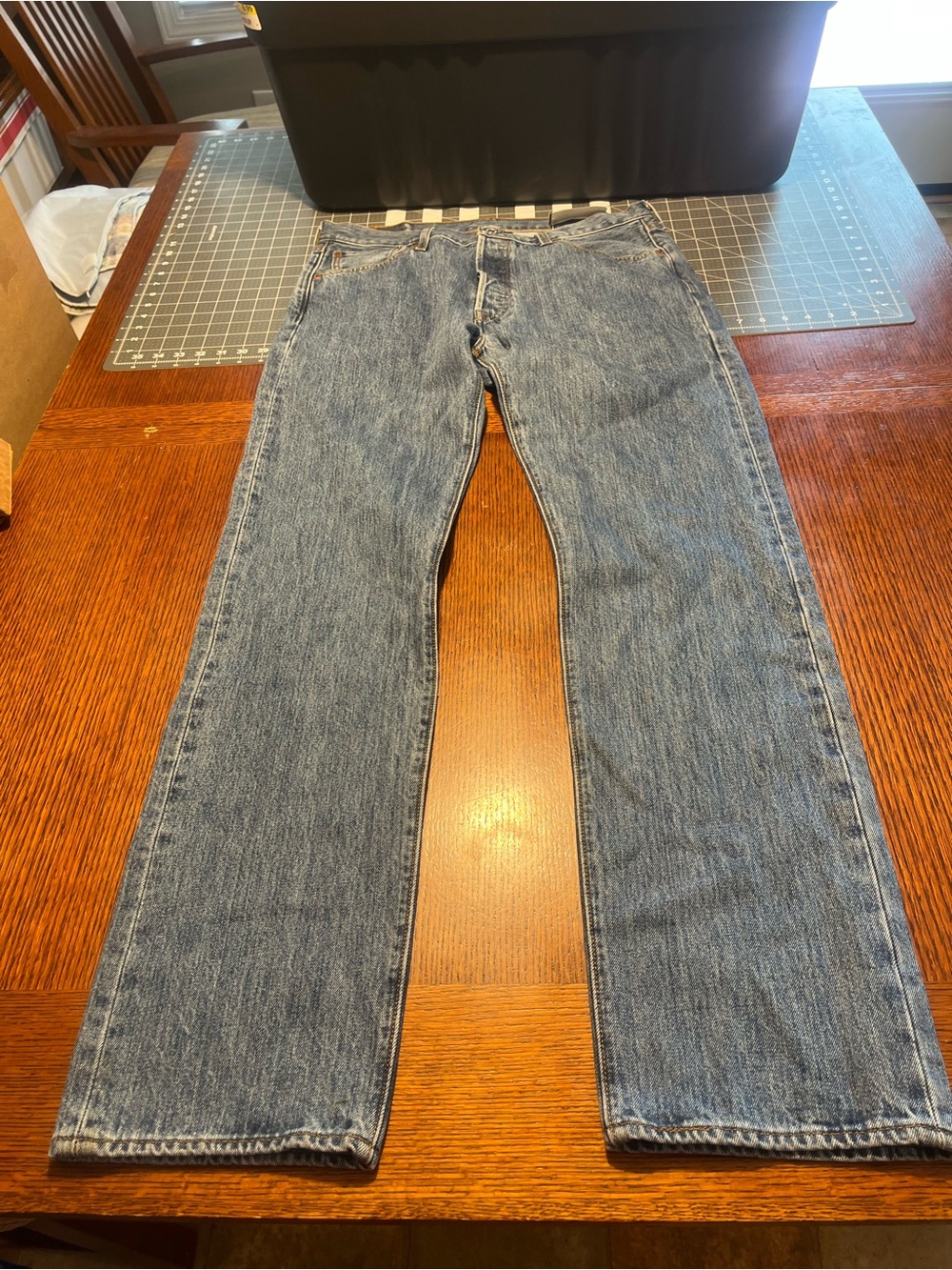 Levi's 501 Men's Straight Jeans — Medium Blue Denim